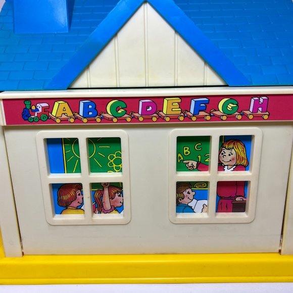Vintage 1989 Spectra My Little Schoolhouse Carry Along Playhouse & 2 Figures - Picture 12 of 15